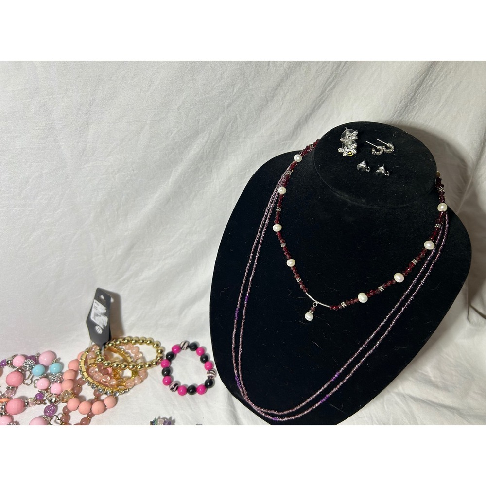 1-2lbs Assorted‎ Women's Jewelry Lot Bracelets Necklaces Earrings Charms Clips - Picture 2 of 9